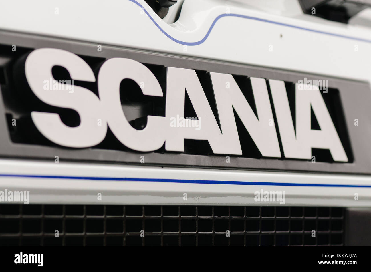 Scania-Logo auf der Vorderseite eines LKW/LKW Stockfoto