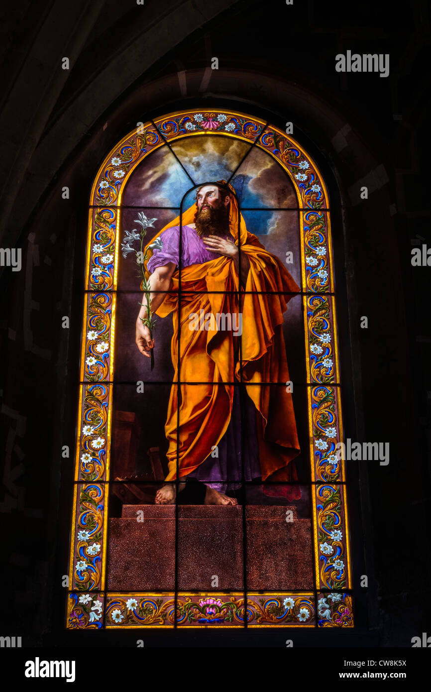 Glasmalerei-Fenster Darstellung Joseph in Église Sainte-Élisabeth-de-Hongrie, Paris, Frankreich Stockfoto