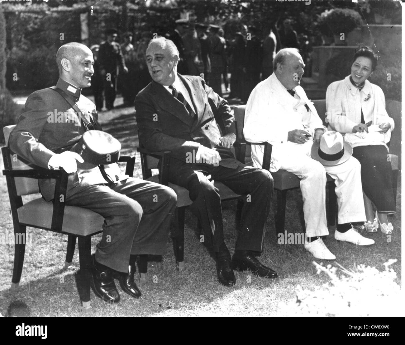 Konferenz von Kairo von links nach rechts: Chiang Kai-Shek Roosevelt Churchill Frau Chiang Kai-Shek Stockfoto