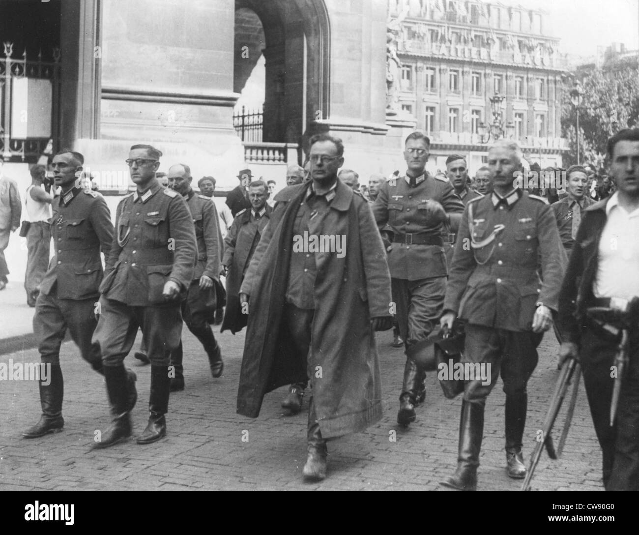 Deutsche Offiziere verhaftet F.F.I. in Paris während der Befreiung (August 1944) Stockfoto