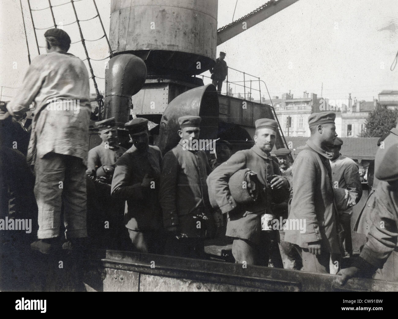 Deutschen Kriegsgefangenen hinunter gefälschte Brücke Montreal 1914 Stockfoto