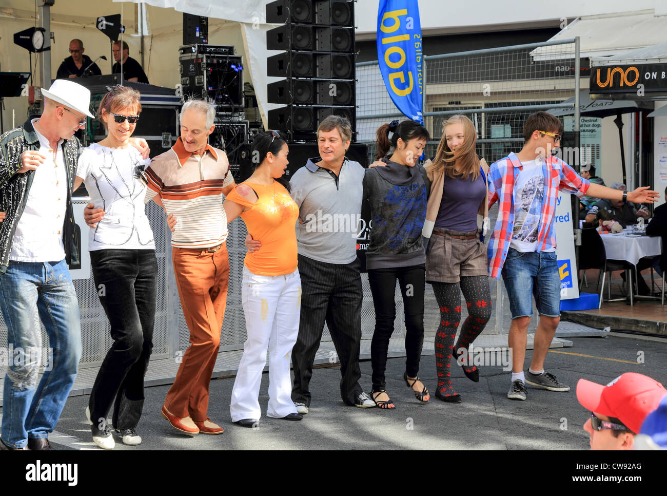 Broadbeach Jazz Festival Menschen tanzen auf der Straße Stockfoto