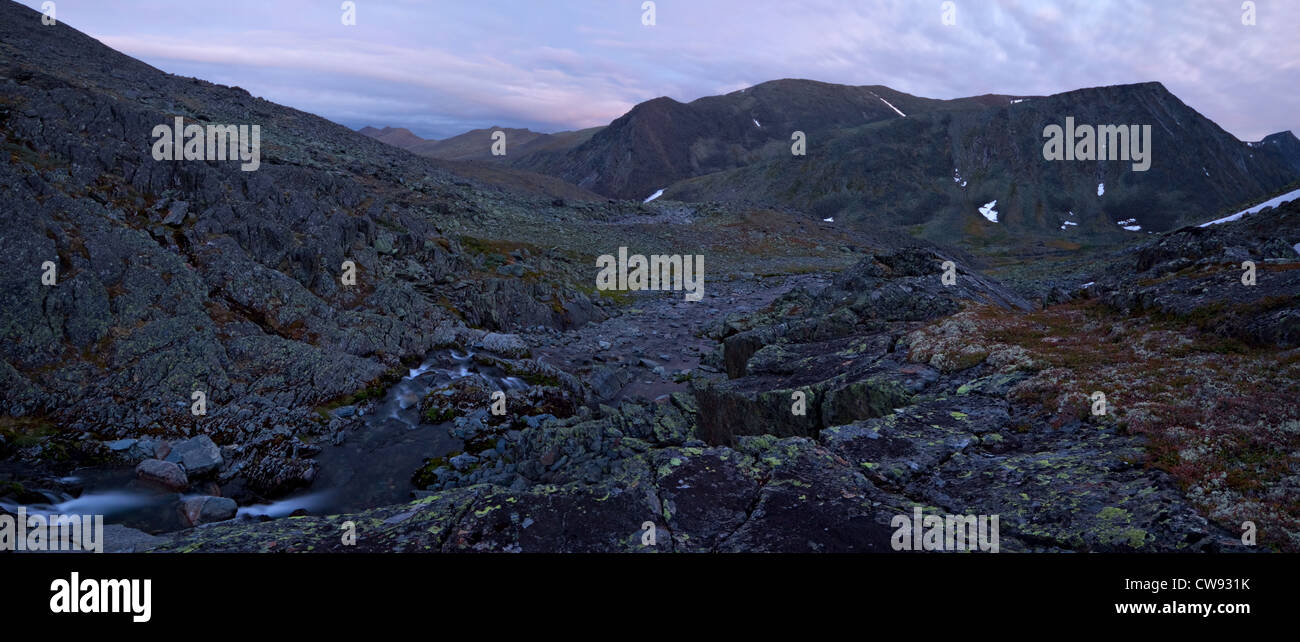 Weiße Nacht in polaren Ural Berge. Yugyd va-Nationalpark. Republik Komi. Russland. Stockfoto