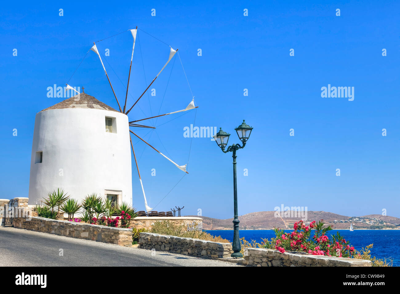 Windmühle in Parikia, Paros, Griechenland Stockfoto