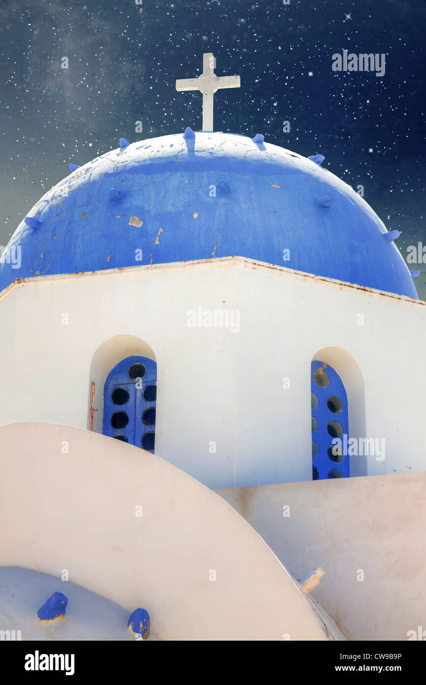 eine griechische Kirche vor einem Sternenhimmel Stockfoto