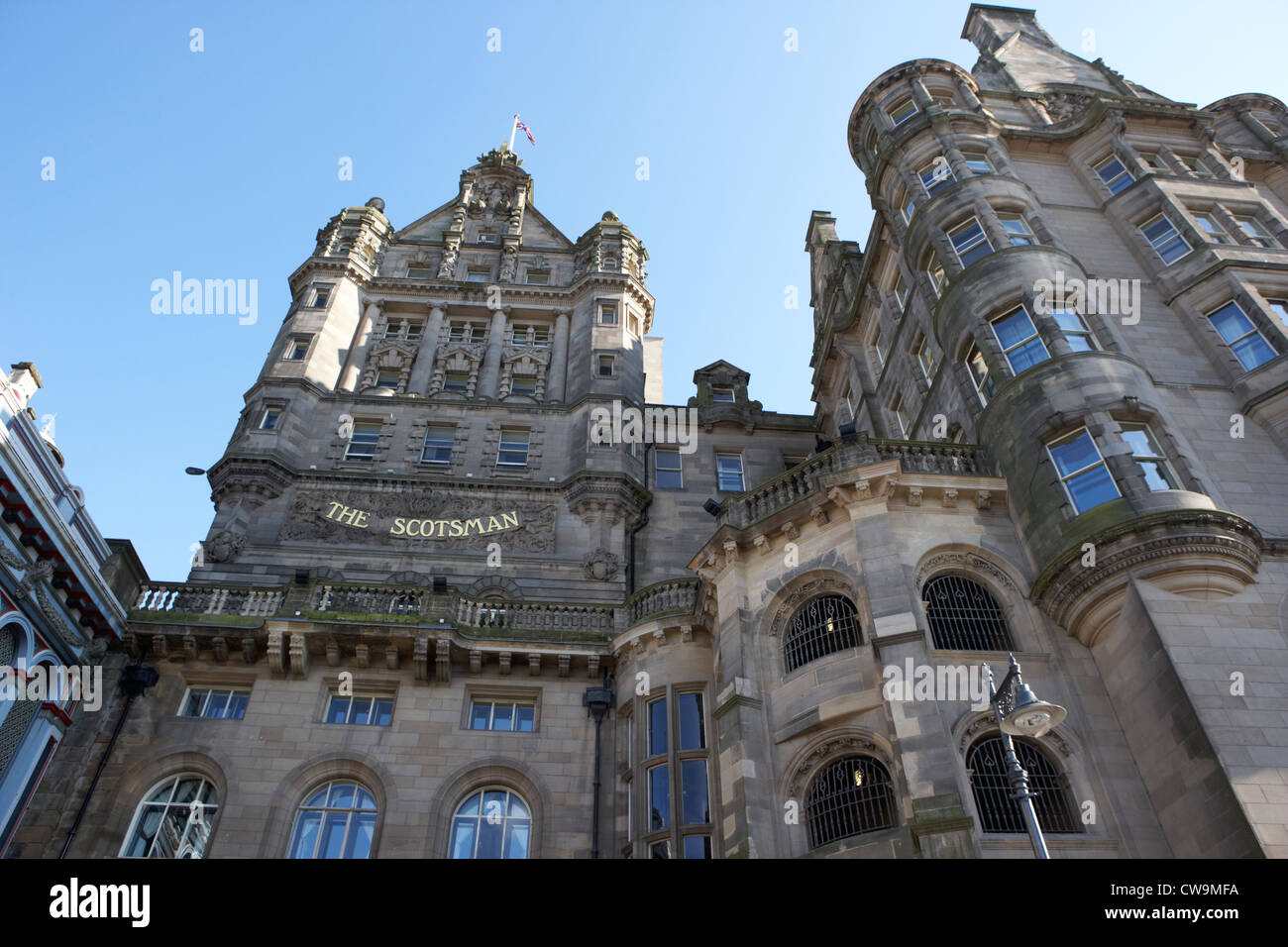 die Zeitung The Scotsman Gebäude jetzt Hotel Edinburgh Schottland Großbritannien Vereinigtes Königreich Stockfoto