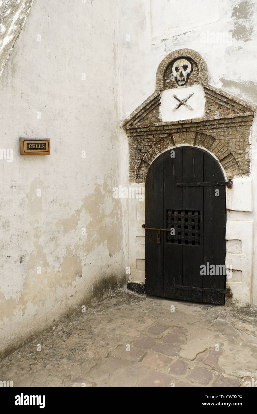 Eingang zum Slave Zellen im Schloss St. Georg (Elmina Castle), Elmina, Ghana Stockfoto