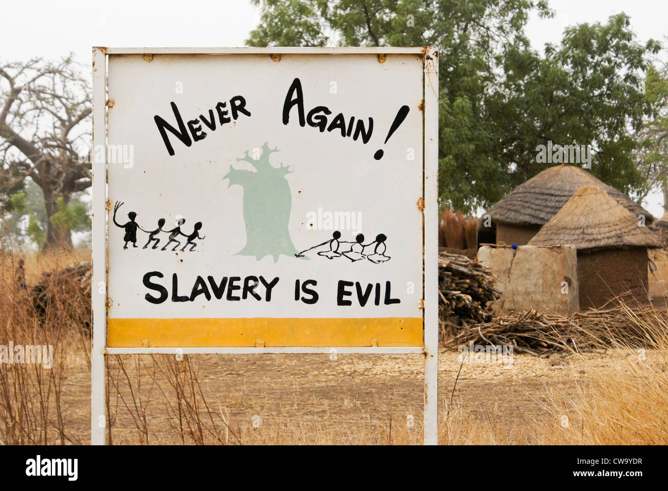 Schild am Saakpuli Sklavenlager und Markt, Nordghana Stockfoto