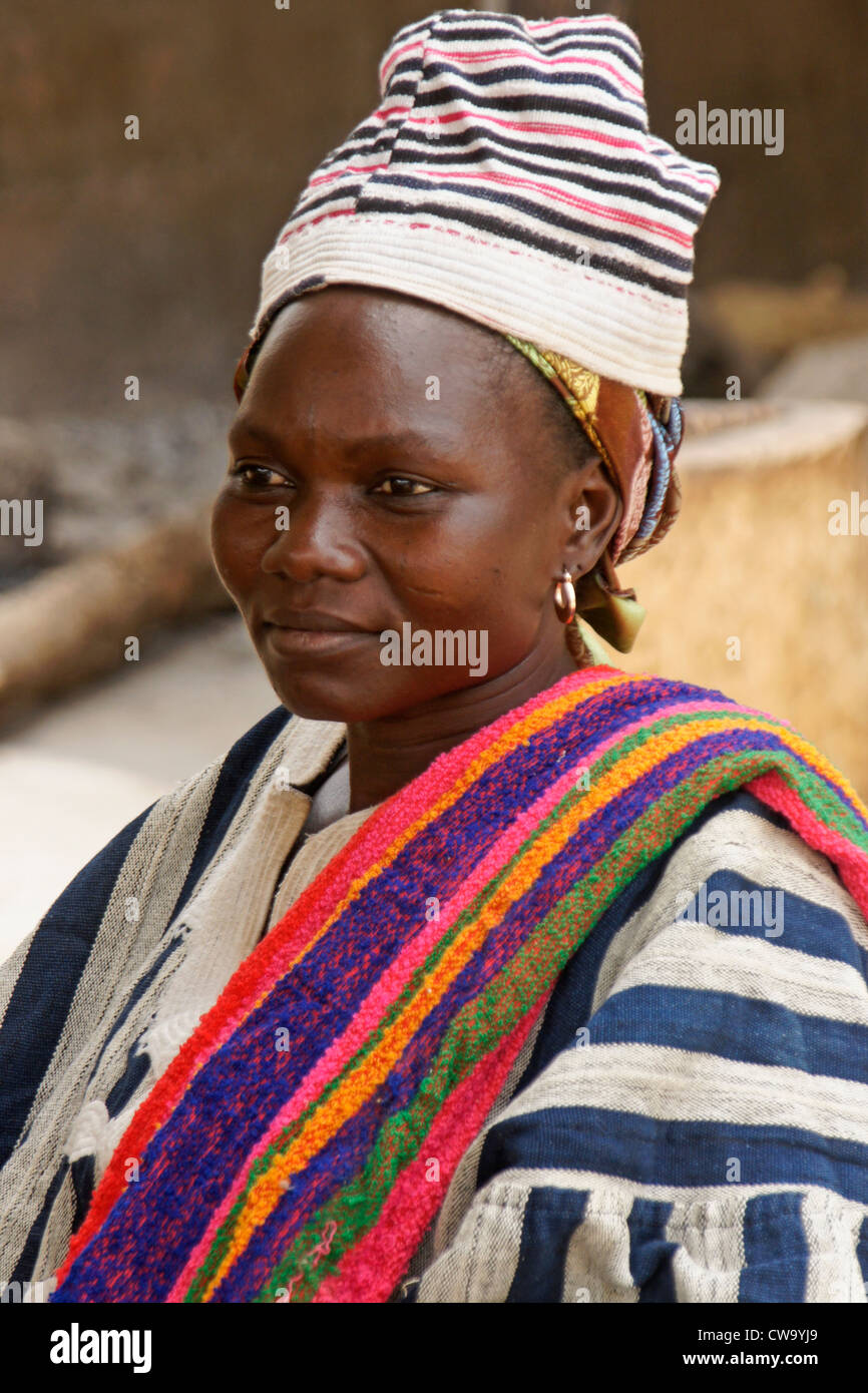 Exportwaren Frau im Dorf Bongo, Ghana Stockfoto
