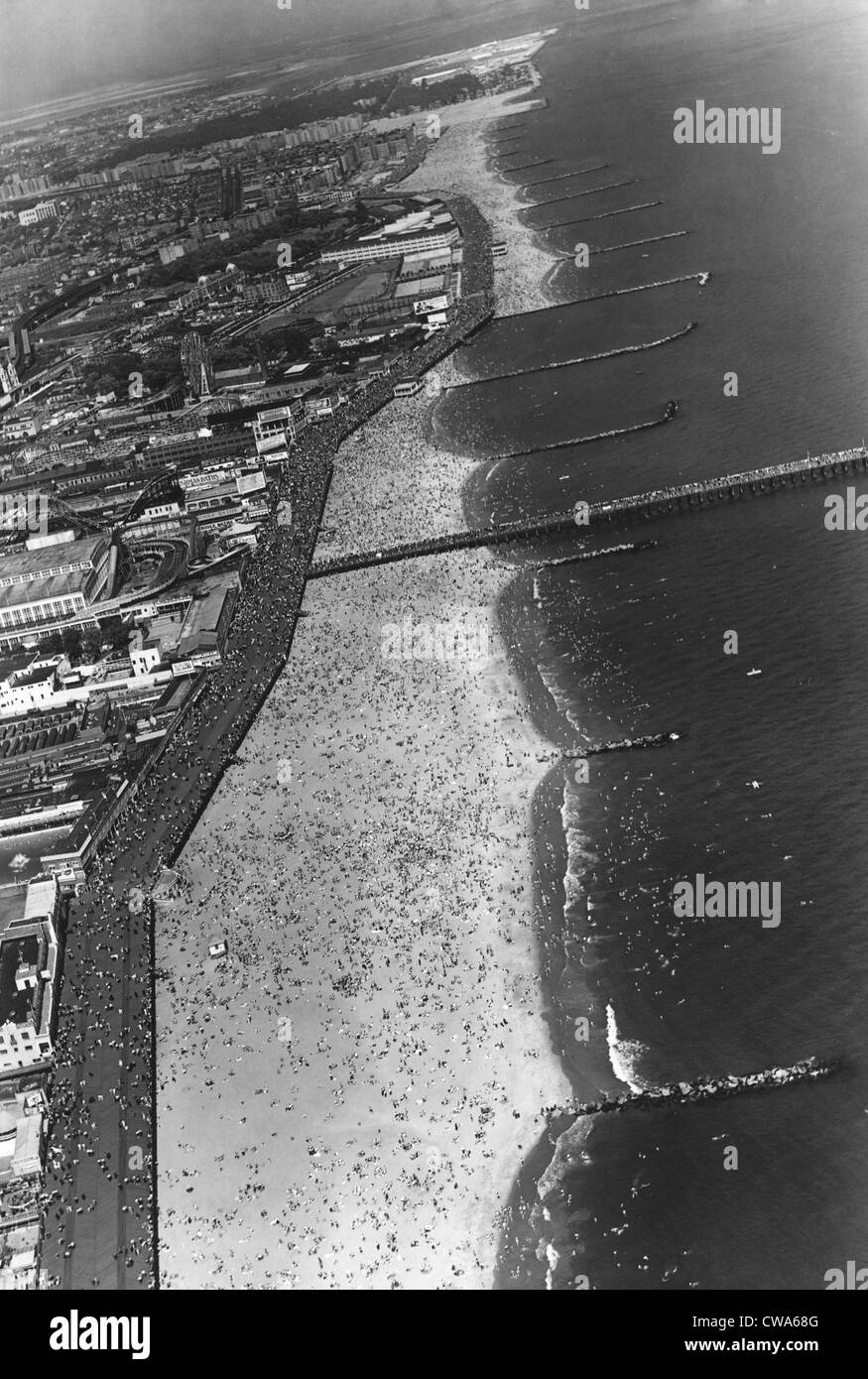 CONEY ISLAND, Memorial Day, 1939... Höflichkeit: CSU Archive / Everett Collection Stockfoto