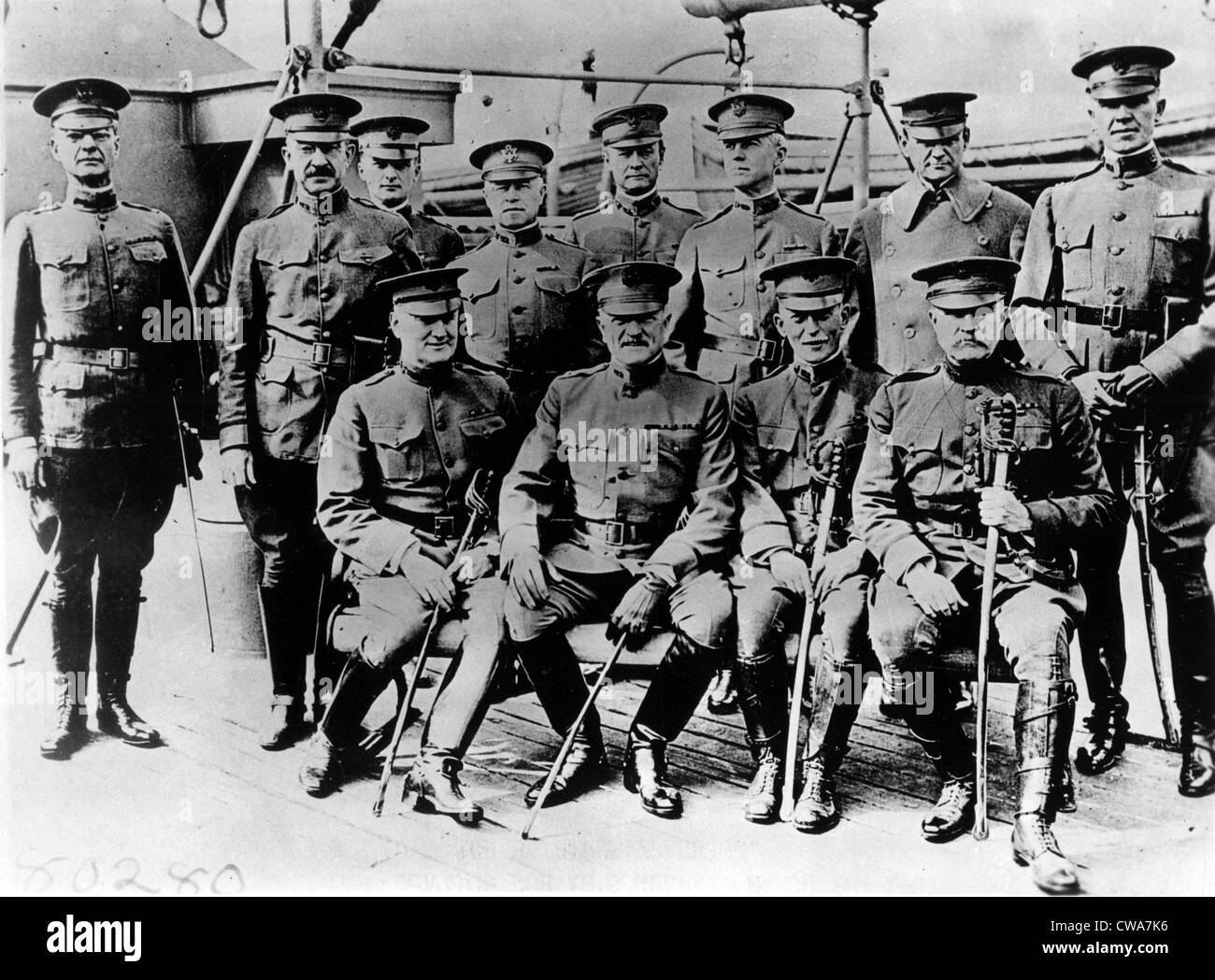 J. j. PERSHING und seinem Stab an Bord der S.S. Ostsee auf dem Weg nach Frankreich. Washington D.C., 1917... Höflichkeit: CSU Archive / Stockfoto