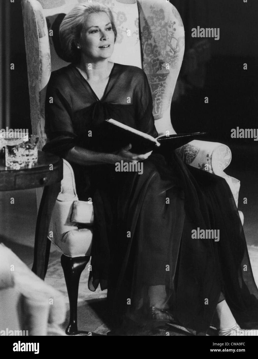 Fürstin Gracia Patricia von Monaco, geben eine Dichterlesung im Fernsehen, 22. Dezember 1980 ausgestrahlt werden... Höflichkeit: CSU Archive / Stockfoto