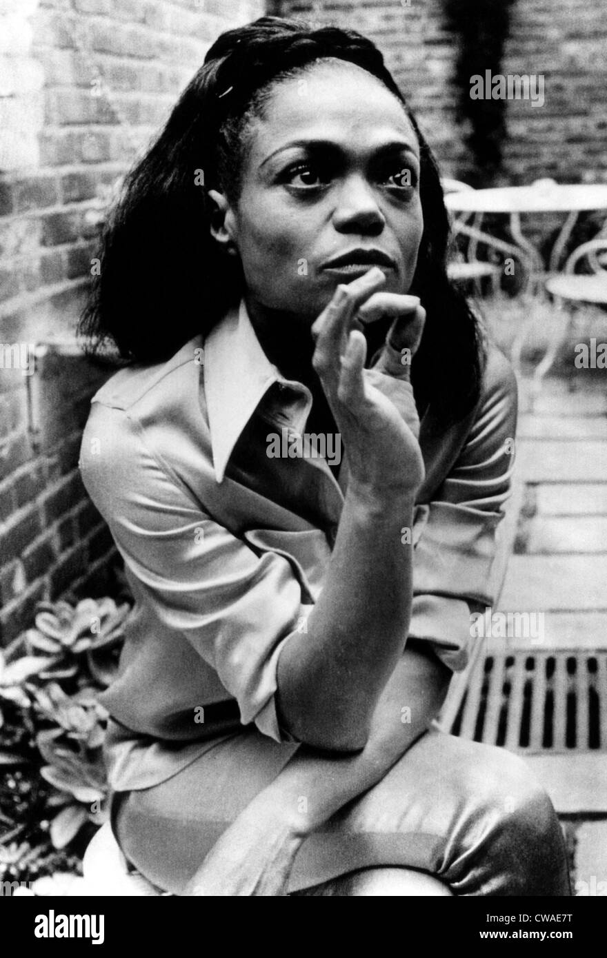 Eartha Kitt, erzählt die Erinnerung an die ersten Dollar, den sie jemals verdient, den Hollywood, Kalifornien, 1. Oktober 1967... Höflichkeit: CSU Stockfoto