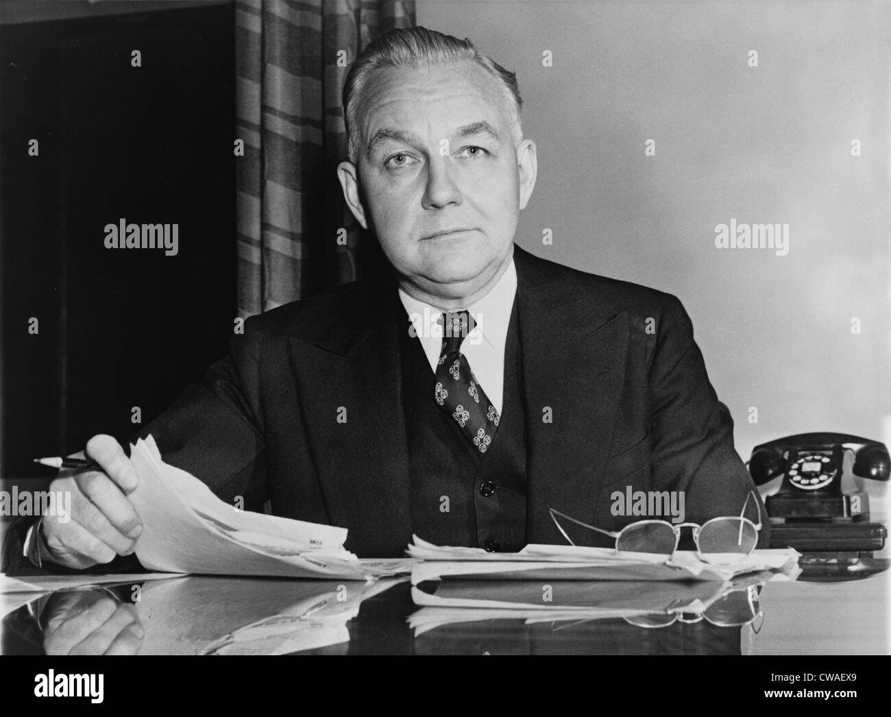 Byron Price (1891 – 1981), Direktor der Zensur für die Vereinigten Staaten während des zweiten Weltkriegs 1941. Stockfoto