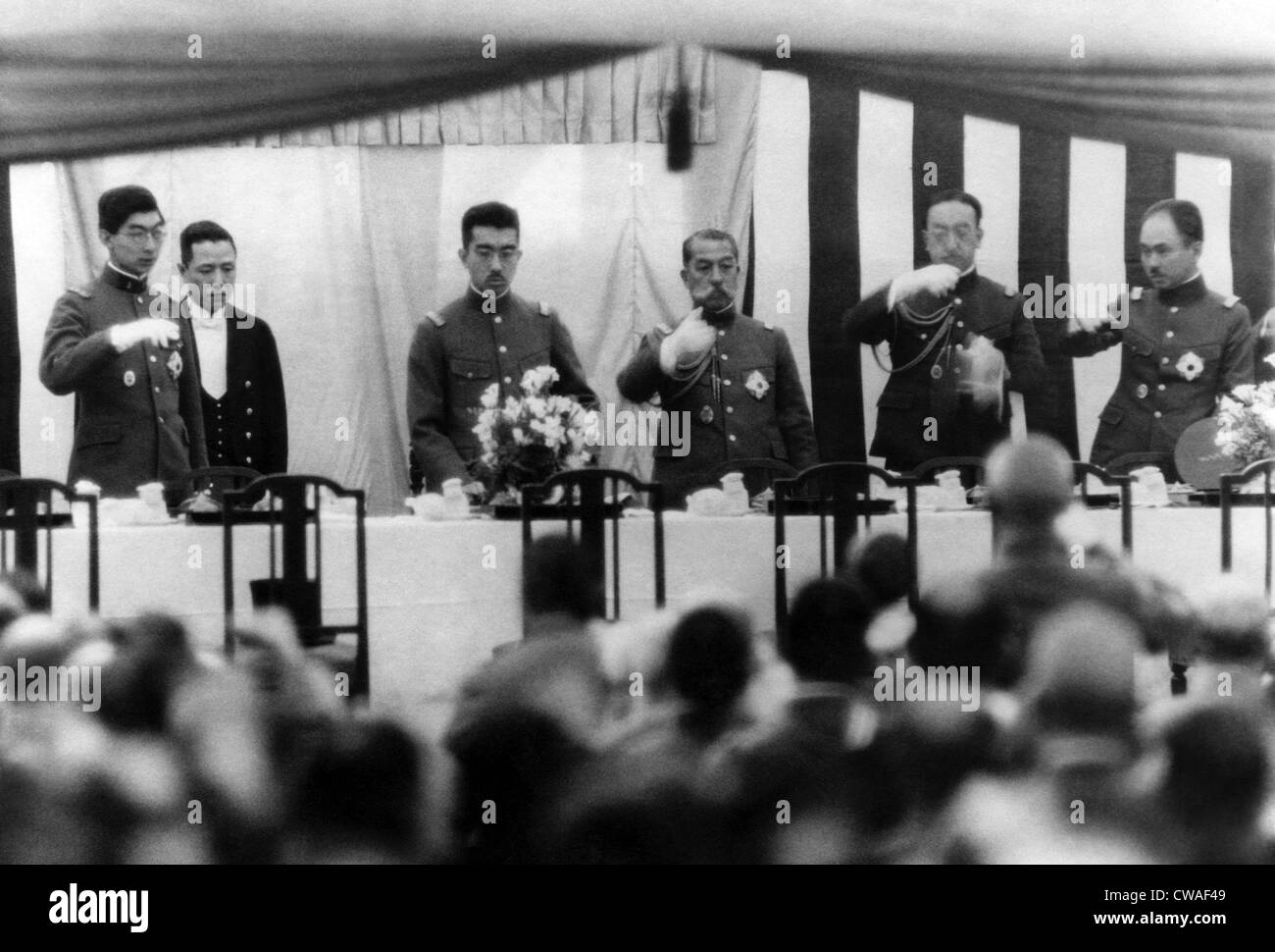 Prinz Chichibu, Kaiser Hirohito, Prinz Kanyin, Prinz Kaya, Prinz Asaka während der 28. Jahrestag des Mauerfalls Muken, Stockfoto