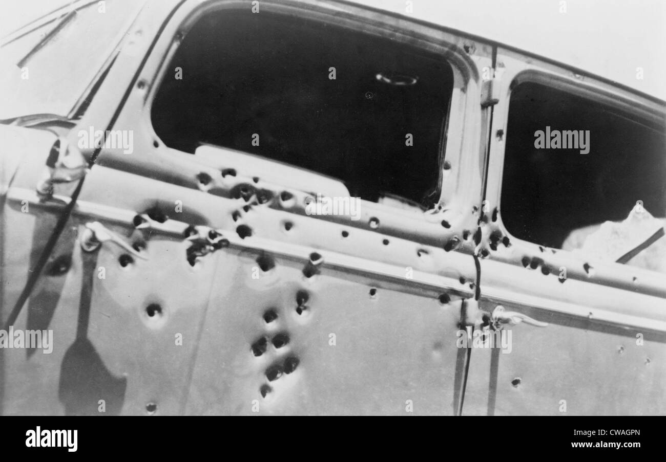 Die Kugel durchlöchert Auto in die Bankräuber Bonnie und Clyde starb in den Händen der Texas Rangers und Louisana Polizei an Stockfoto