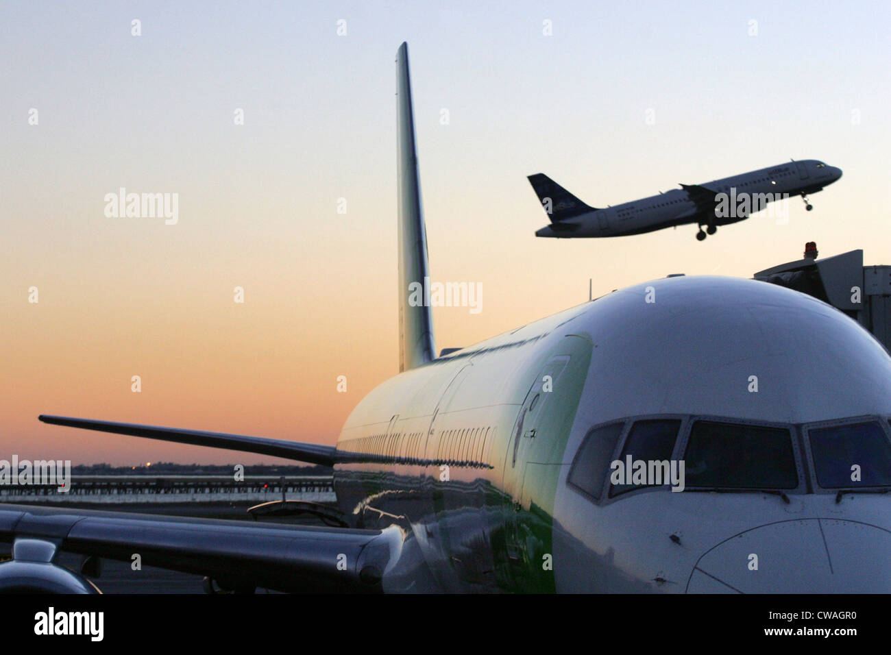 New York, Passagierflugzeuge auf dem JFK-Flughafen Stockfoto