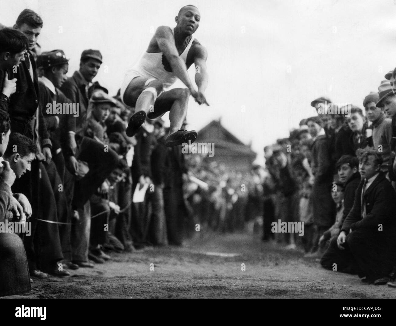 Jesse Owens (1913-1980), US-amerikanischer Leichtathlet und Sieger der vier Goldmedaillen bei den Olympischen Spielen 1936. Ca. 1930er Jahre. Höflichkeit: Stockfoto