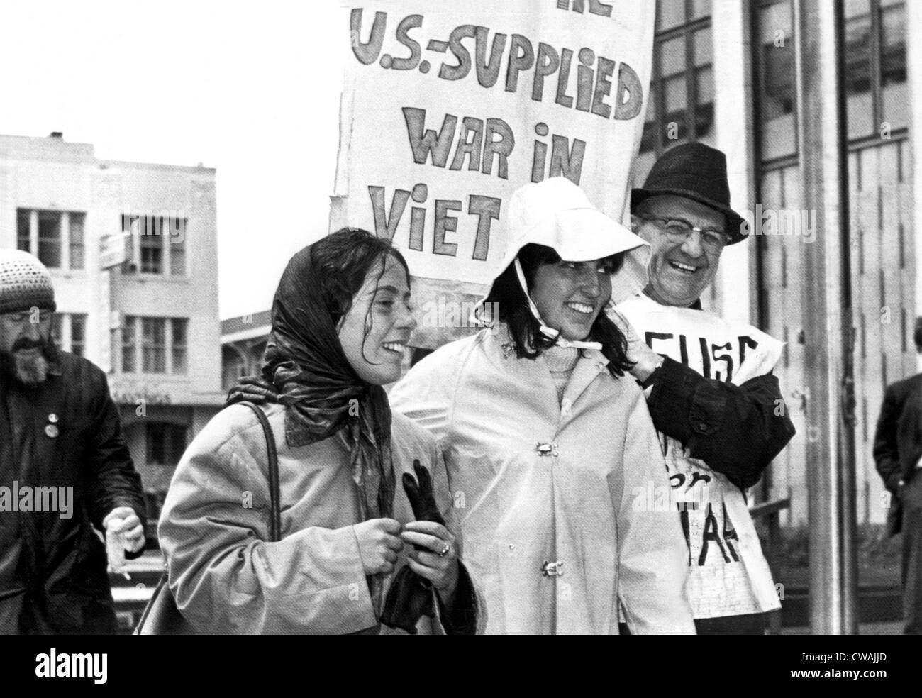 Joan Baez protestieren gegen Bundeseinkommenssteuern Unterstützung des Krieges in Vietnam, San Francisco, CA, 17.04.67. Höflichkeit: CSU Stockfoto