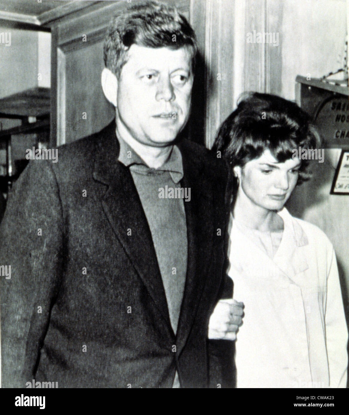Präsident und Jacqueline Kennedy, 1961... Höflichkeit: CSU Archive / Everett Collection Stockfoto