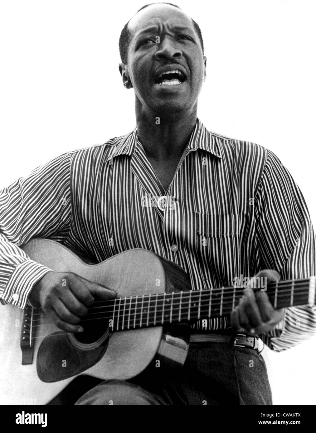 Blues-Legende JOSH WHITE, 1964. Höflichkeit: CSU Archive / Everett Collection Stockfoto