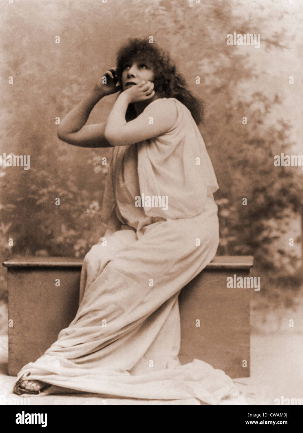 Sarah Bernhardt (1844-1923), französische Schauspielerin in griechischen Tracht. Ca. 1896. Stockfoto
