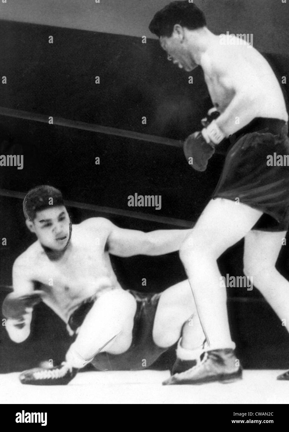 Max Schmeling besiegt Joe Louis in 12 Runden, Yankee Stadium, 1936. Höflichkeit: CSU Archive / Everett Collection Stockfoto