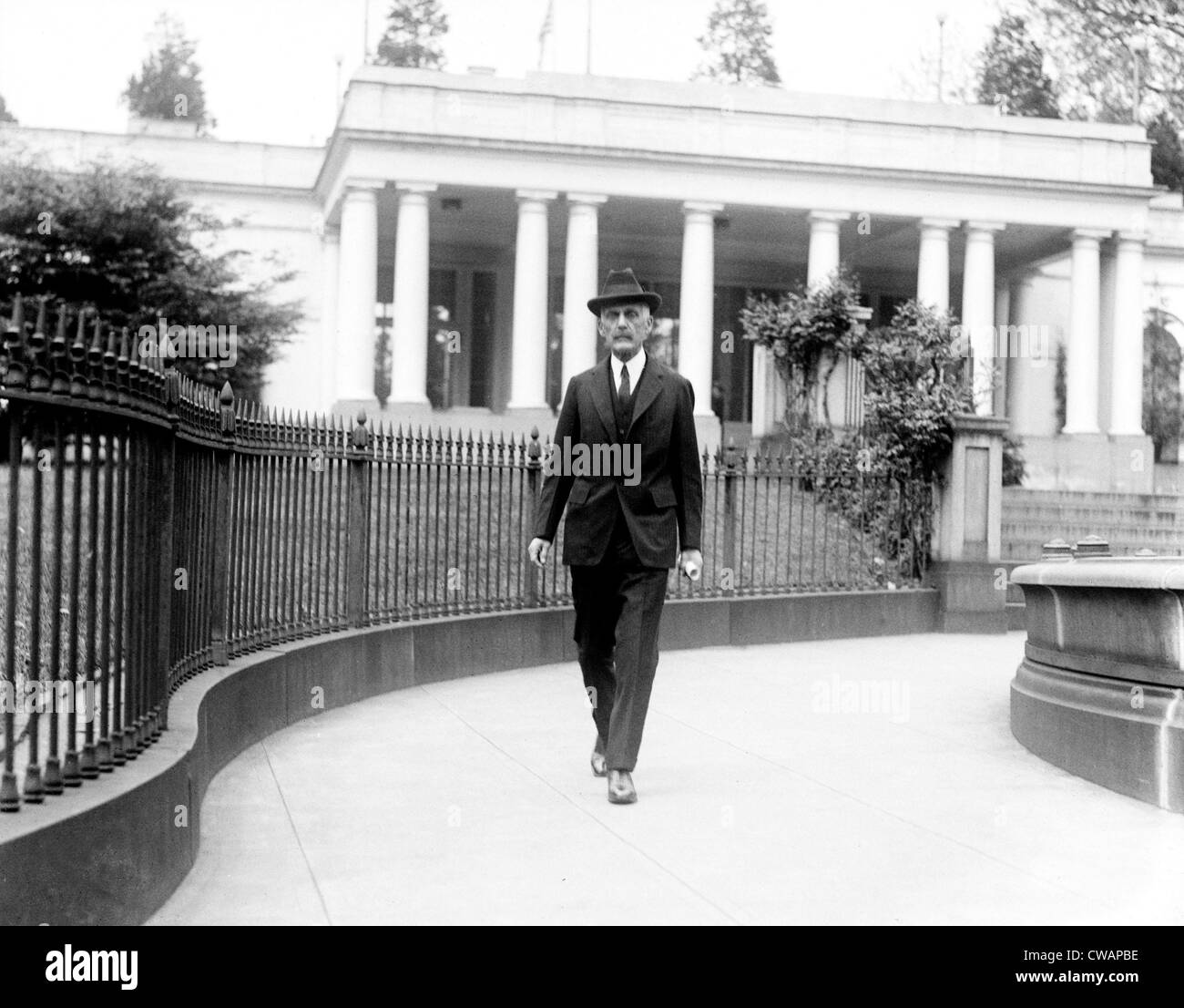 Andrew Mellon (1855-1937), Unternehmer und Politiker, dann Minister fuer dem Fiskus, Wandern in der Nähe des weißen Hauses während Stockfoto