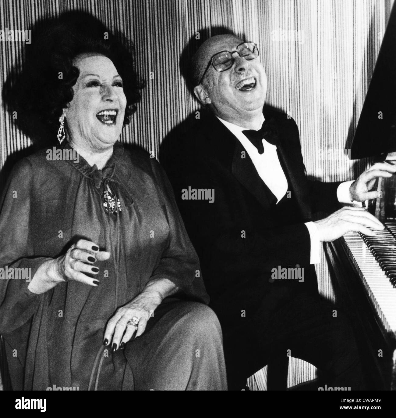 Ethel Merman und Sammy Cahn in die Songwriters Hall of Fame Awards, 1980. Höflichkeit: CSU Archive/Everett Collection Stockfoto