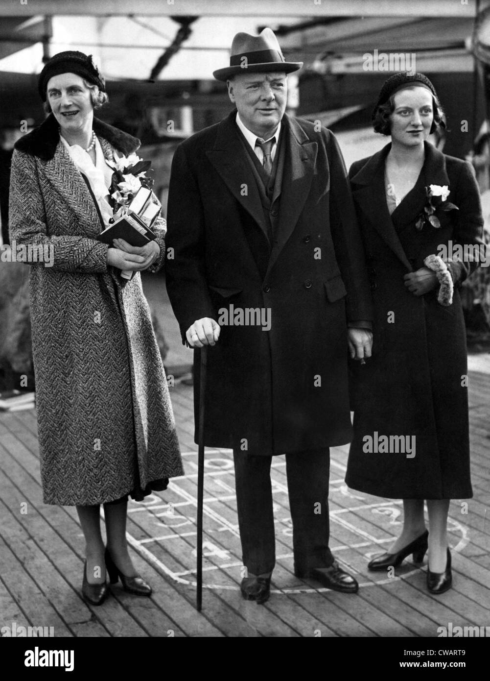 Winston Churchill mit seiner Frau, Clementine und Tochter, Diana, an Bord der S.S. Majestic auf ihrem Weg nach Westindien, Stockfoto