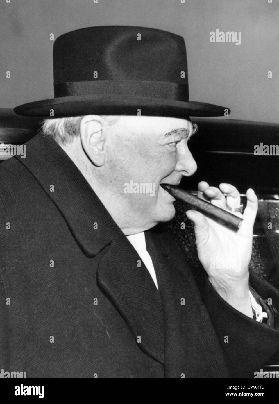 Winston Churchill, 1953. Höflichkeit: CSU Archive/Everett Collection Stockfoto