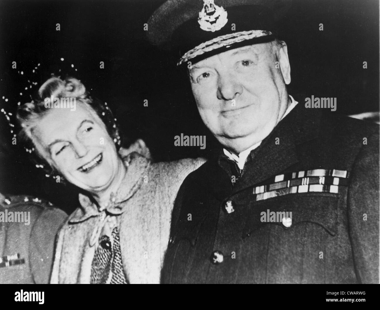 Winston Churchill mit Frau Clementine, undatiertes Foto. Höflichkeit: CSU Archive / Everett Collection Stockfoto