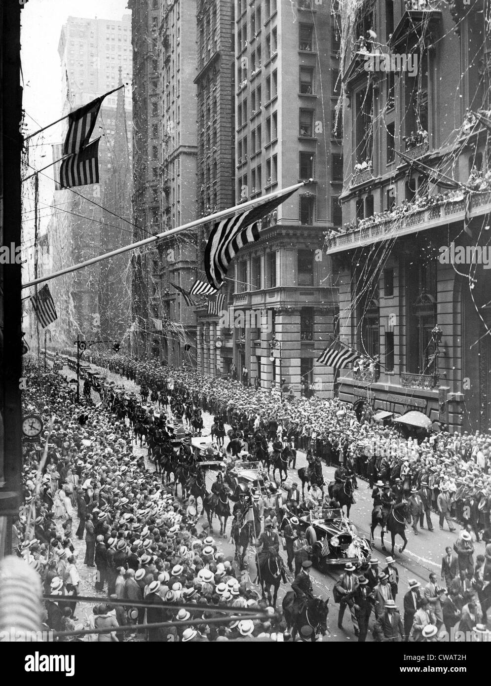 Harold Gatty & Wiley Post geehrt w / Ticker Tape Parade in New York City, 02.07.31. Höflichkeit: CSU Archive / Everett Collection Stockfoto