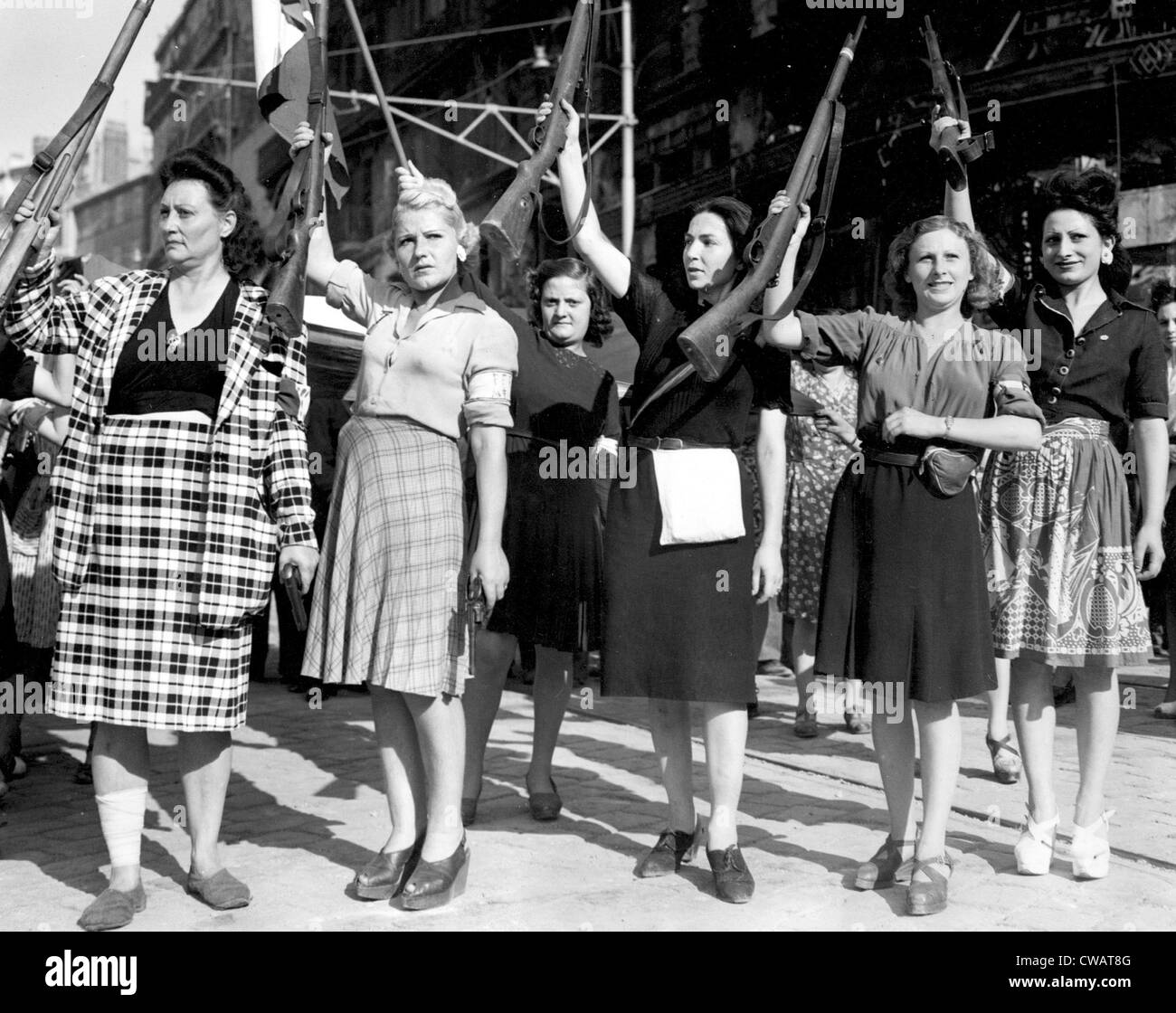 Der zweite Weltkrieg, aktuelles Foto der Frau im Zivilschutz, 1944. Höflichkeit: CSU Archive / Everett Collection Stockfoto