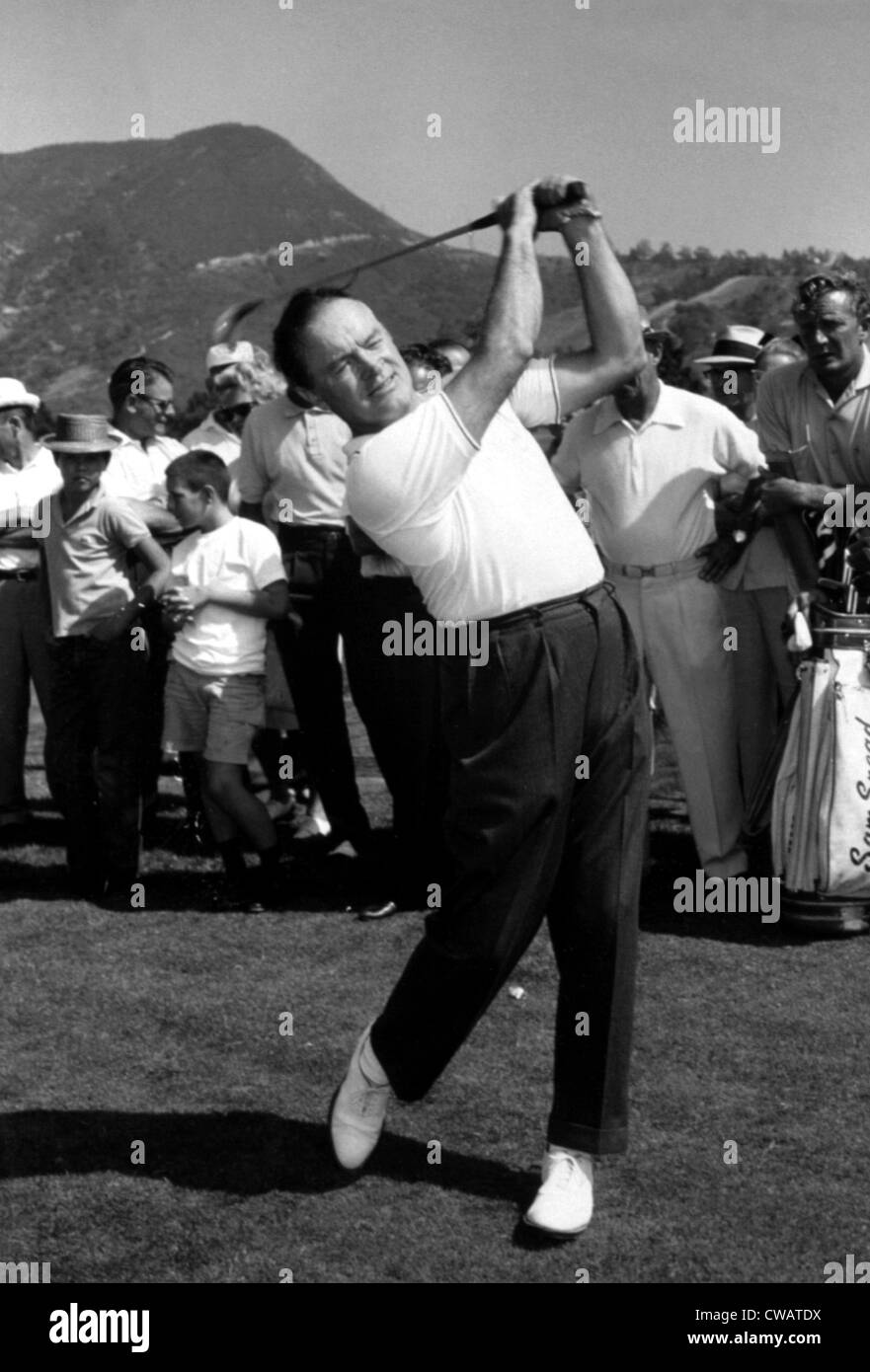 Bob Hope auf dem Golfplatz, 1960. Höflichkeit: CSU Archive / Everett Collection Stockfoto
