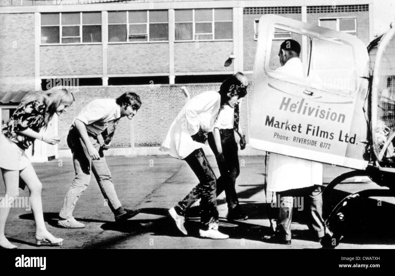 Mich Jagger und Marianne Faithful Bord ein Hubschraubers nach Jagger & Keith Richards erschienen aus dem Gefängnis auf Drogeaufladungen, Stockfoto