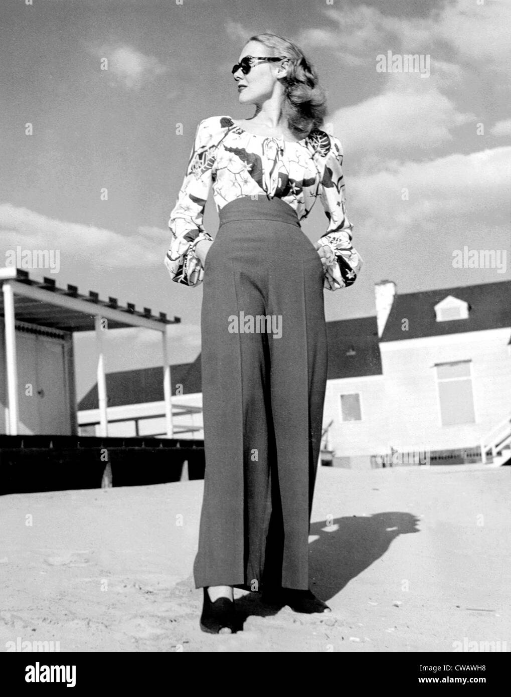 1940er mode Schwarzweiß-Stockfotos und -bilder - Alamy