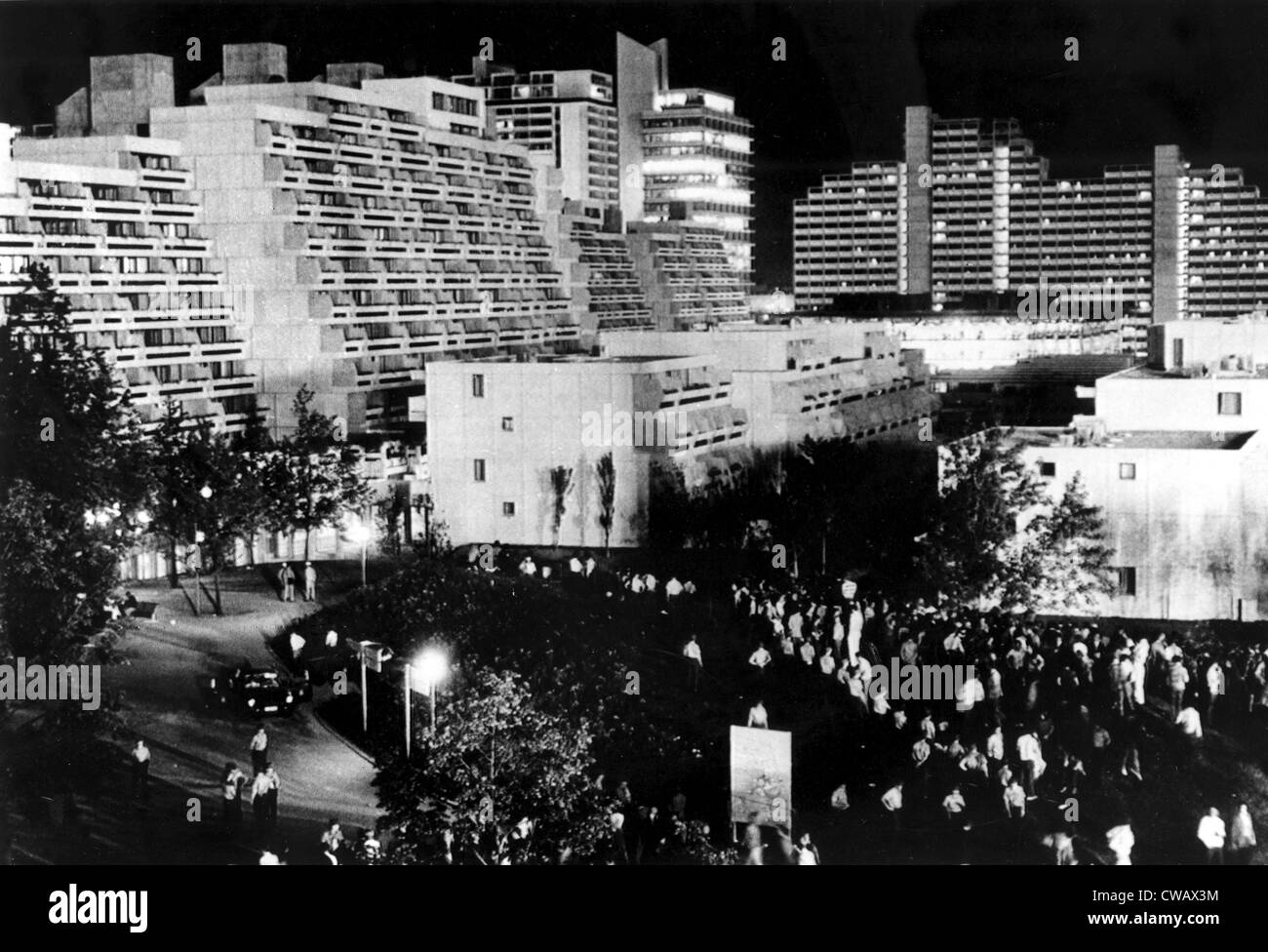 Olympiade 1972, Nachtansicht von Wohnungen im Olympischen Dorf, München, 05.09.1972... Höflichkeit: CSU Archive / Everett Stockfoto