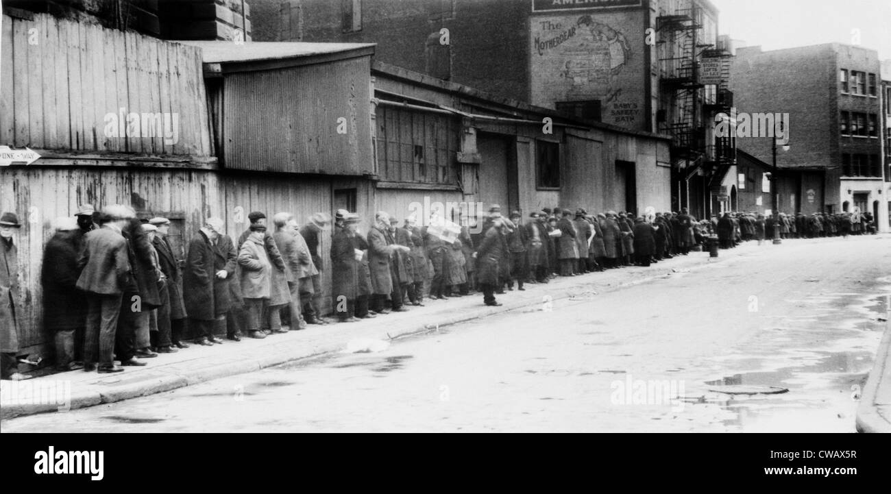 Existenzminimum bei McCauley Wasser Street Mission unter Brooklyn Bridge, New York, etwa Anfang der 1930er Jahre. Stockfoto