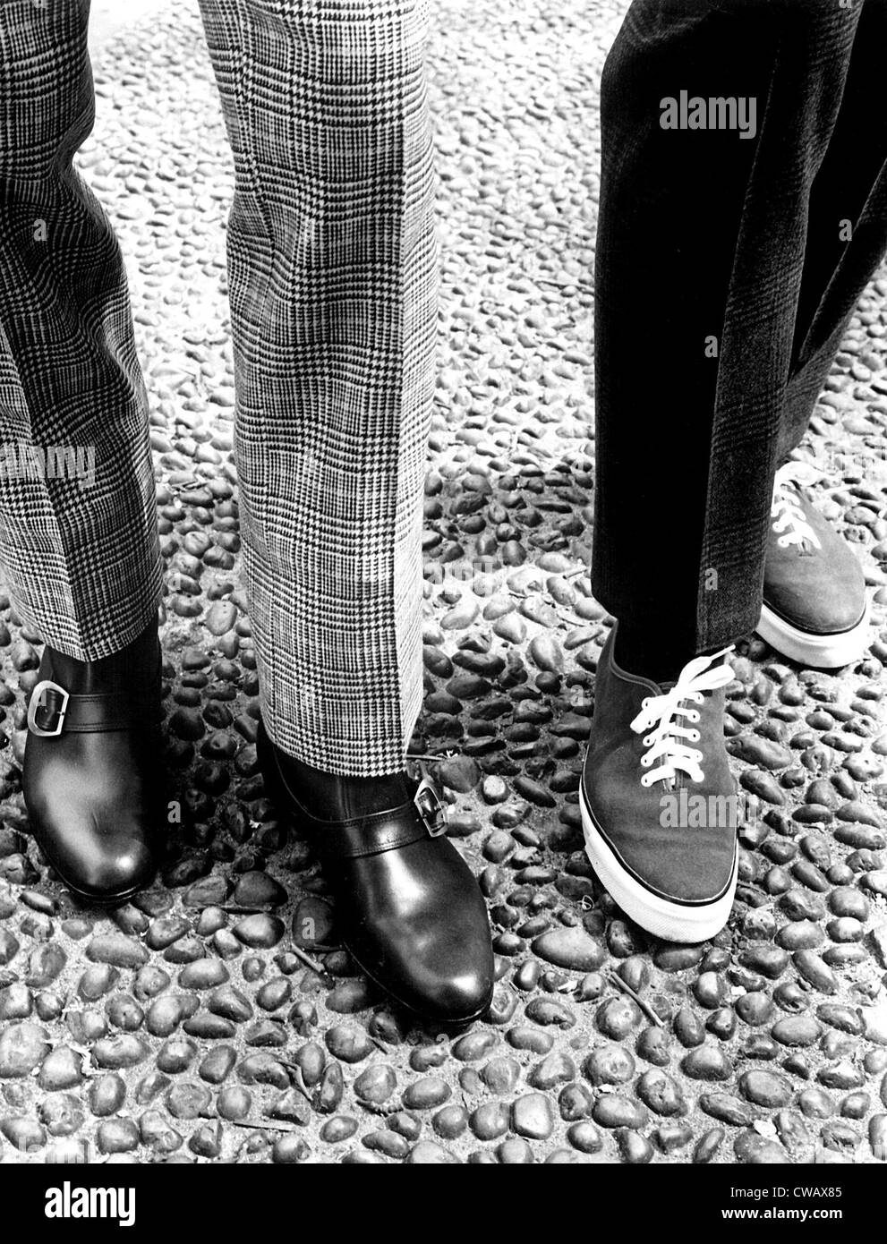 Turnschuhe (rechts), w / Mod-Ankle-Boots, 1966. Höflichkeit: CSU Archive / Everett Collection Stockfoto