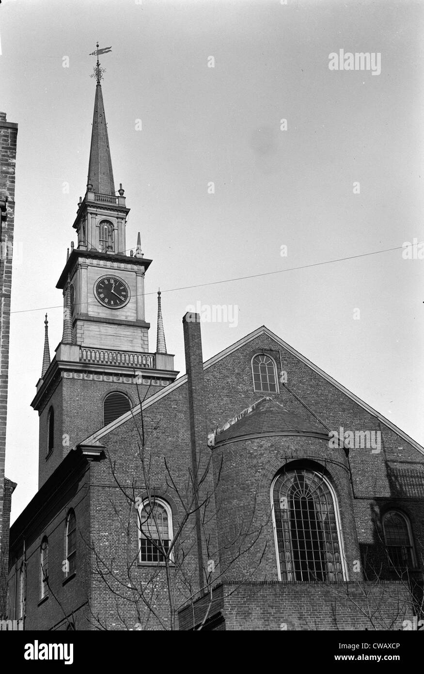 Die Old North Church, offiziell genannt, Christ Church, Boston, Massachusetts. Die Szene des Signals "ein, wenn durch Land und zwei Stockfoto