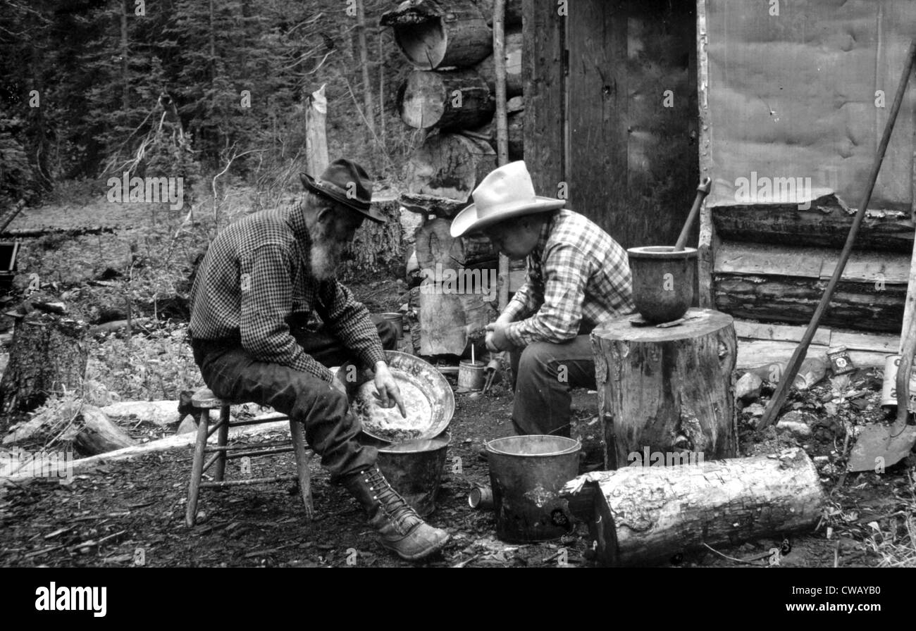 Der Goldrausch, Bergleute mit Gold in einer Pfanne, Foto von f.w. Byerly Stockfoto