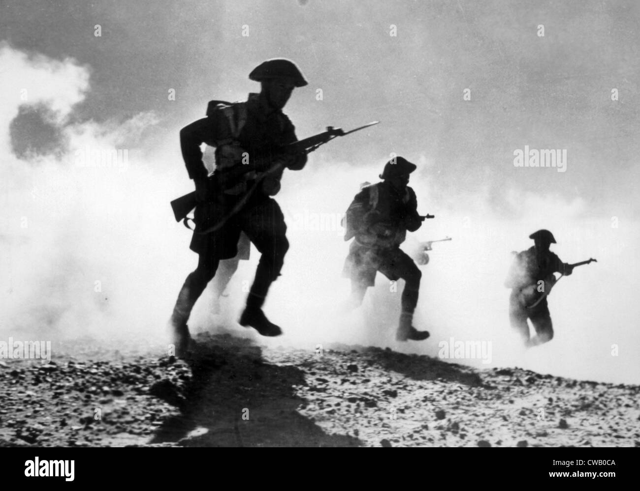 Zweiter Weltkrieg, britische Truppen während der Schlacht von El Alamein 1942 voran. Stockfoto