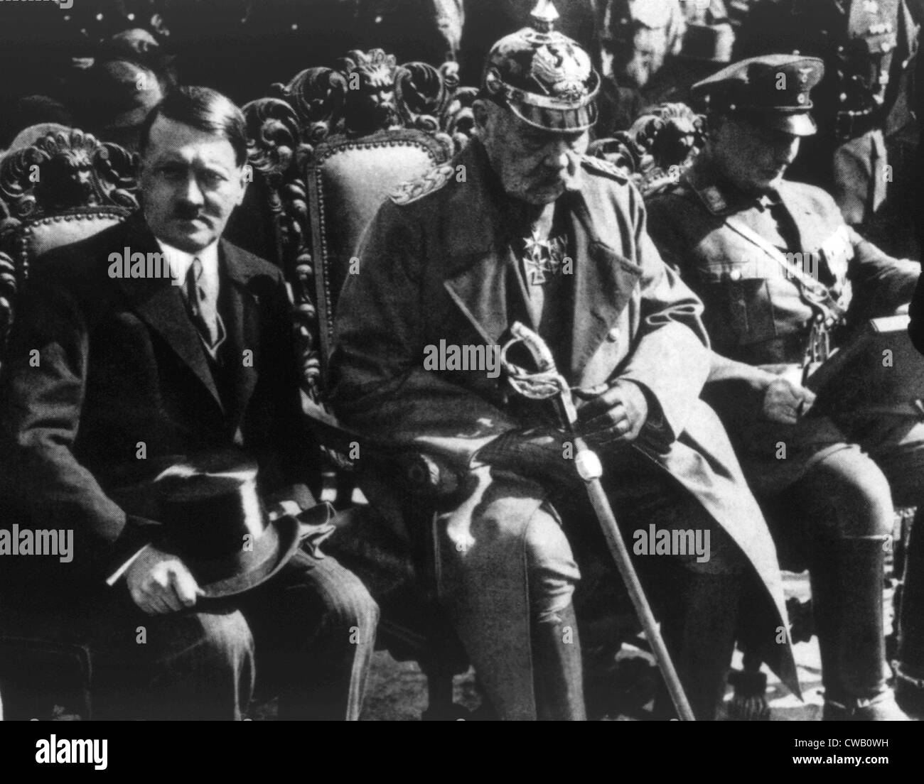Von links: Präsident Paul von Hindenberg, Reichskanzler Adolf Hitler, Hermann Göring, 1933 Stockfoto