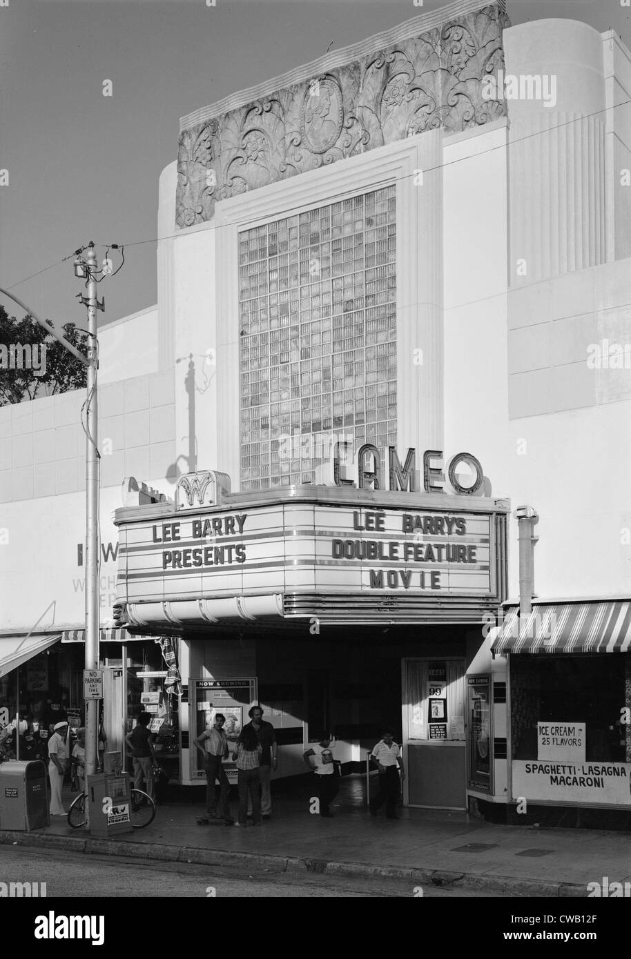 Kinos, Theater Cameo, Festzelt liest: "Lee Barry präsentiert Double Feature Film", Foto von Walter Smalling, Miami Stockfoto