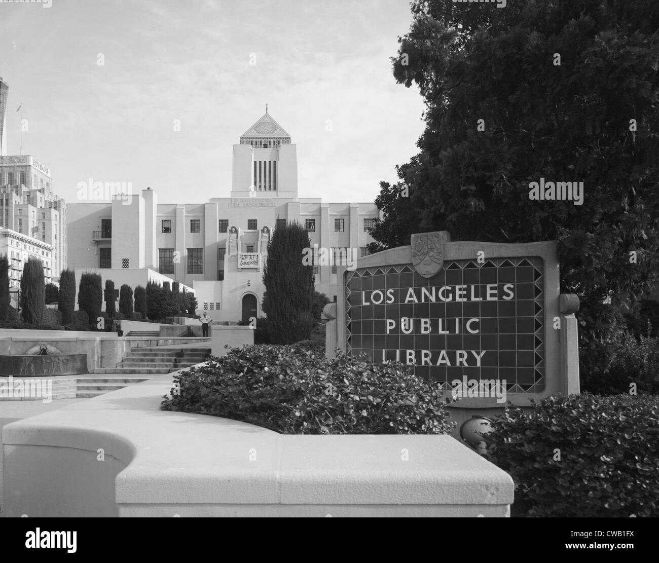 Szenen von Los Angeles, Los Angeles Public Library, entworfen von Bertram G. Goodhue im Jahre 1924, Kalifornien, ca. 1970er Jahre. Stockfoto