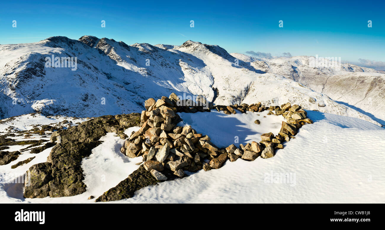 Crinkle Crags & Nordwestgrat vom Gipfel des Pike Blisko Stockfoto