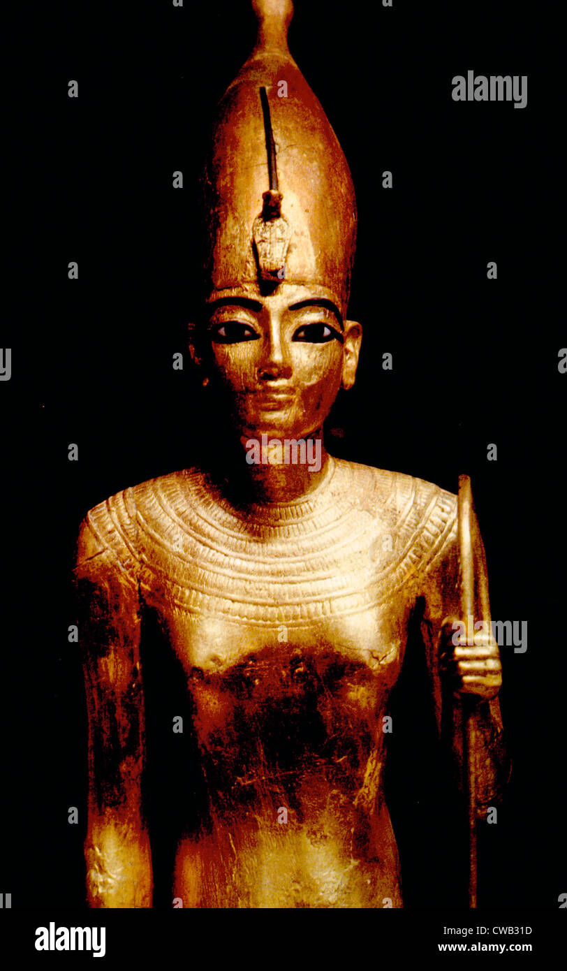 Goldene Statue von König Tutankhamun mit der Schlange Krone Oberägyptens, vom Museum Kairo Stockfoto