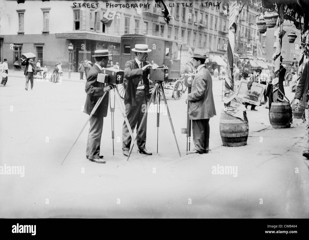 New York City Straßenfotografen in Little Italy, etwa Anfang der 1920er Jahre. Stockfoto