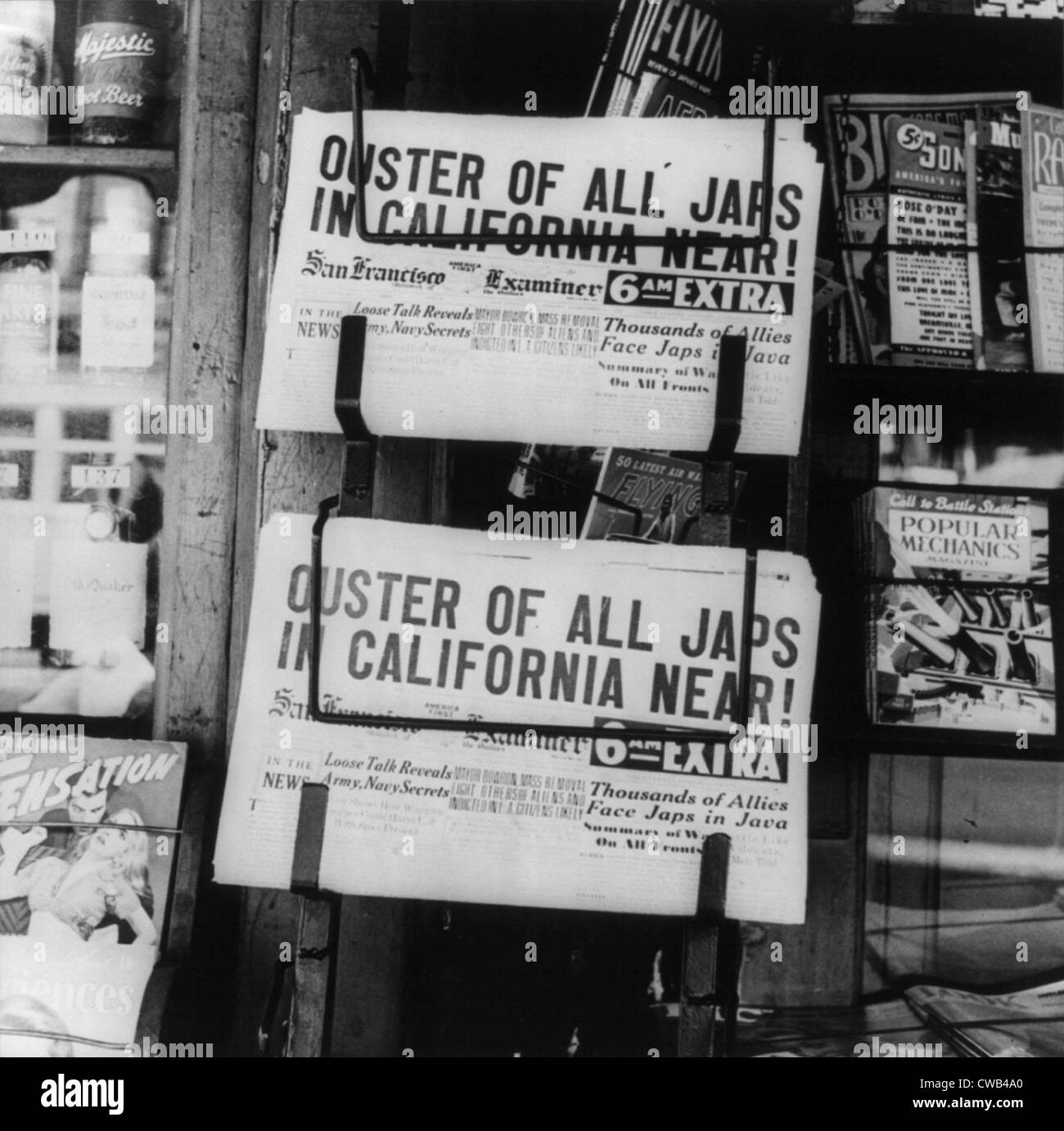 Zweiter Weltkrieg, Schlagzeilen, die Ankündigung des bevorstehenden japanischen Umzug in Kalifornien, Text lautet: "Ouster von allen Japs in Stockfoto